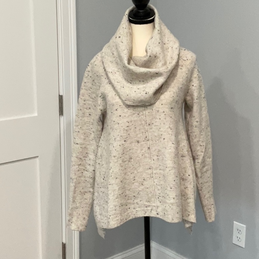 Womens Casual Sweater - Picture 2 of 6